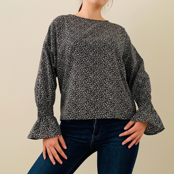 Uniqlo Tops - 🛍 3/$30 Uniqlo Blouse with Ruched Sleeves